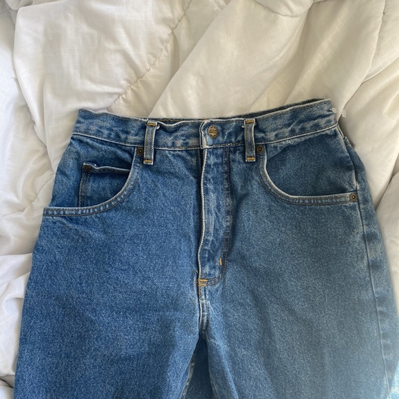 Vintage new legends mid rise capris! 🍇 - Picture 10 of 10